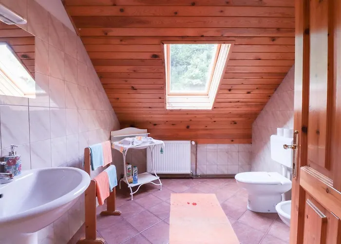 House Alpine Rose מויסטראנה