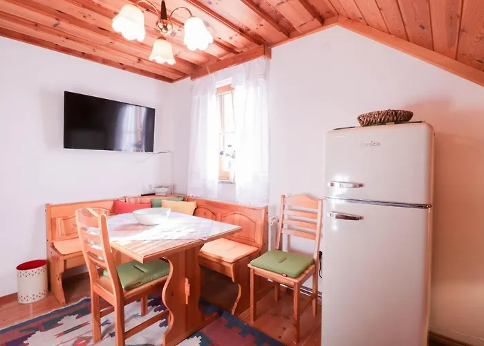 House Alpine Rose בית נופש מויסטראנה